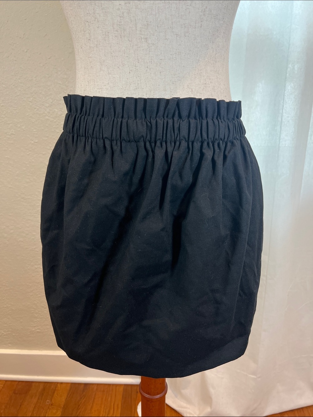 Kourt Black Elastic-Waist Linen Cotton Blend Paperbag Mini Skirt. Size S. NWOT